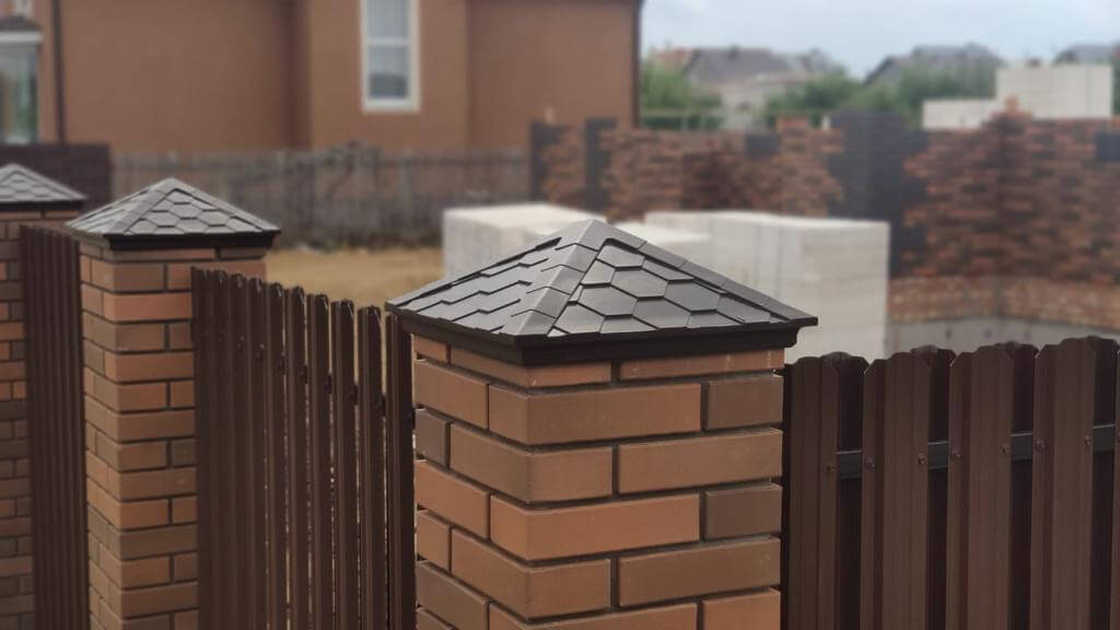 Колпак Zking Эверест Коричневый на столб 1.5х1.5 кирпича (390х390мм) в Минске фото