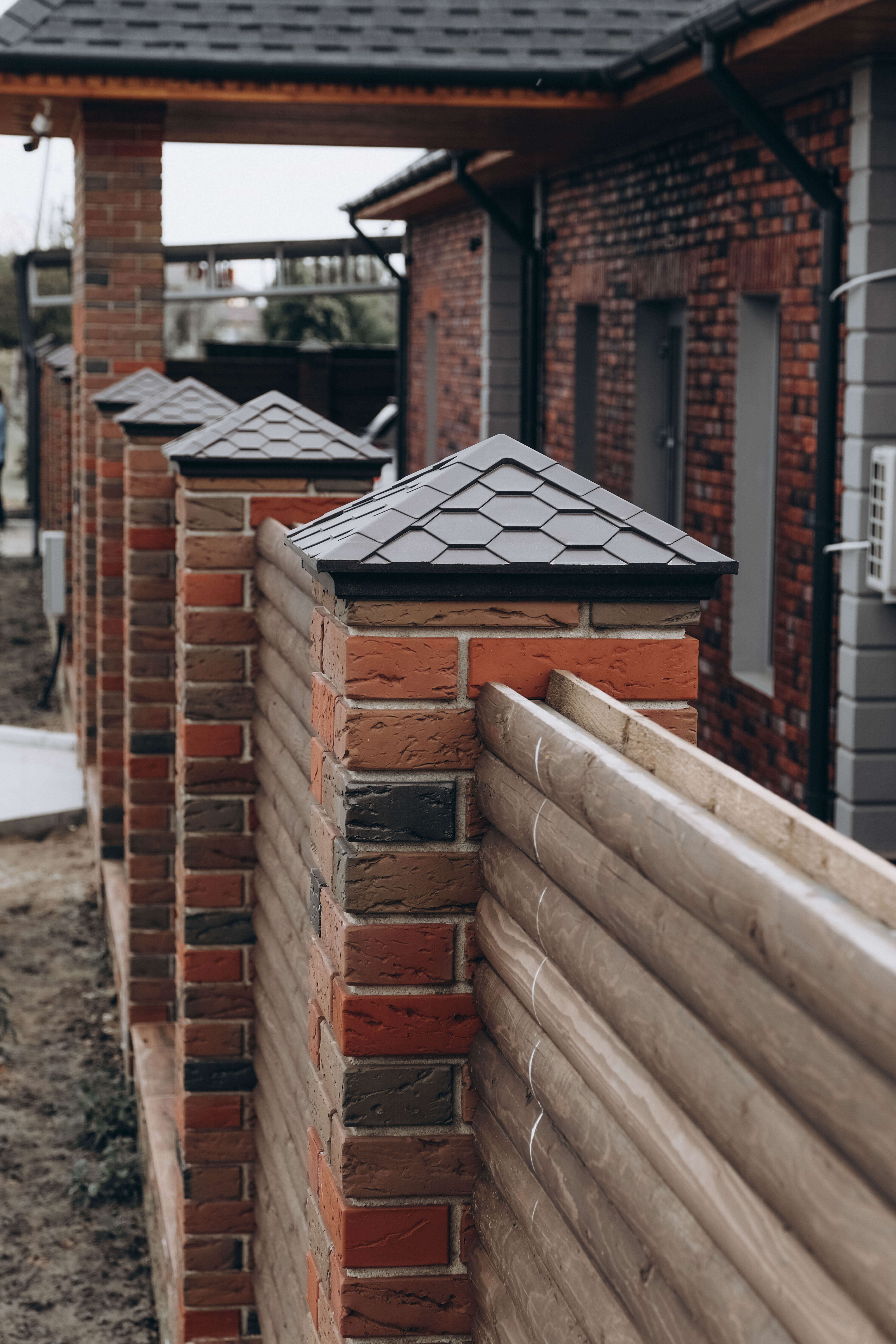 Колпак Zking Эверест Коричневый на столб 1.5х1.5 кирпича (390х390мм) в Минске фото